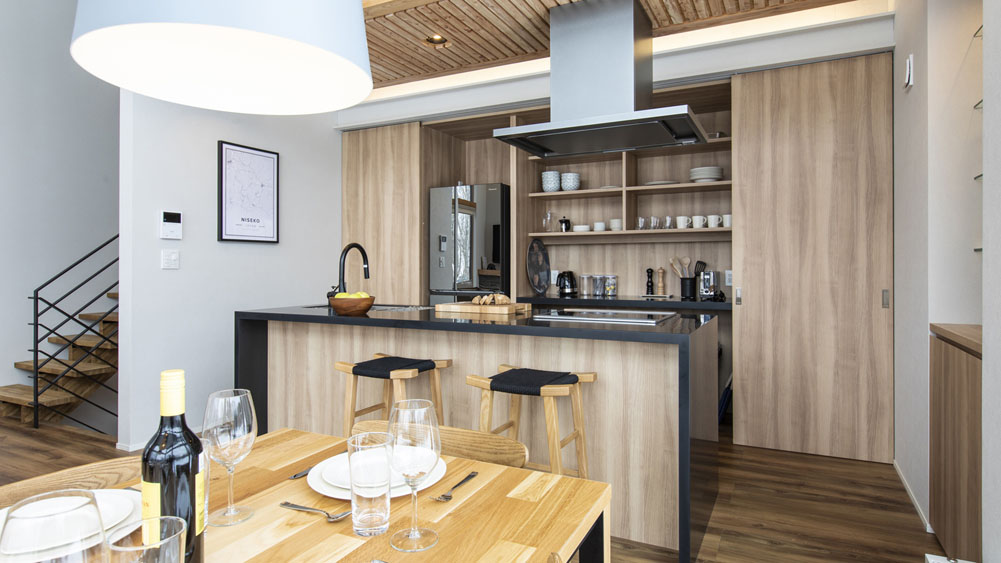 Ukiyo - Dining area and kitchen preview